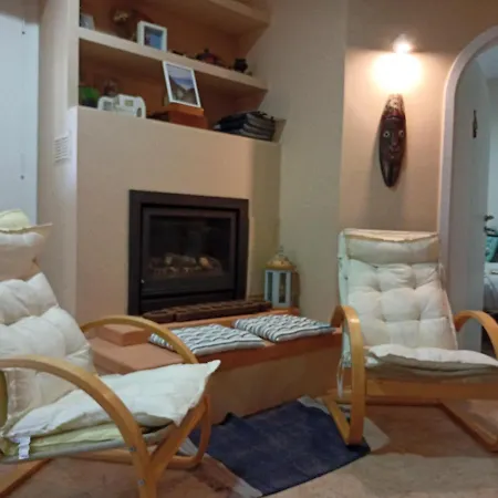 Filion Comfortable Country