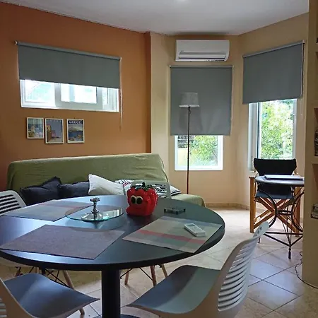 Filion Comfortable Country