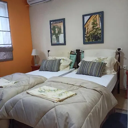 Filion Comfortable Country